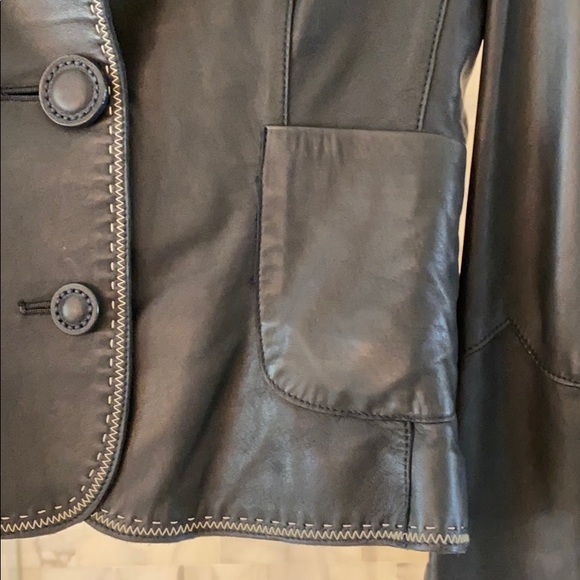 Boutique black leather jacket. Fits like a size 12 - Picture 4 of 8